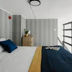 Sleep And Fly With Parking, Lotnisko, Self Check In 24-7 - - Fair * Breslavia