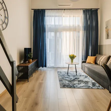 Sleep And Fly With Parking, Lotnisko, Self Check In 24-7 - - Fair Appartamento Breslavia