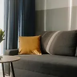 Sleep And Fly With Parking, Lotnisko, Self Check In 24-7 - - Fair *