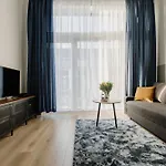 Appartement Sleep And Fly With Parking, Lotnisko, Self Check In 24-7 - - Fair