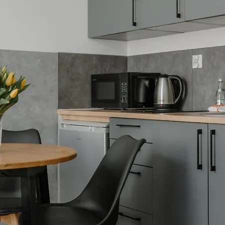 Sleep And Fly With Parking, Lotnisko, Self Check In 24-7 - - Fair Apartment *