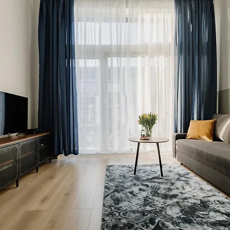 Apartment Sleep And Fly With Parking, Lotnisko, Self Check In 24-7 - - Fair