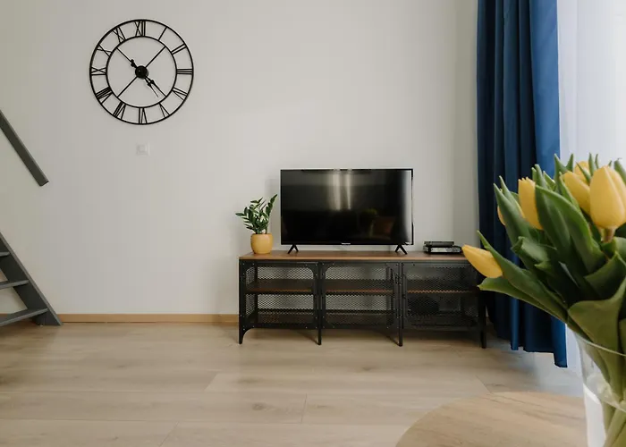 Sleep And Fly With Parking, Lotnisko, Self Check In 24-7 - - Fair *